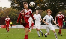 Die SVW Mainz (l. Finn Leoff) und die TSG Hechtsheim (r. Moritz Diether) sind die ersten Mainzer Bezirksligisten, die das Training wieder aufnehmen.