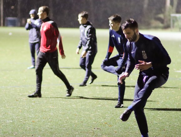 Paul Poseck (vorne) und seine Kollegen der TSG Bretzenheim 46 dürfen seit dieser Woche wieder gemeinsam ihrem Sport nachgehen.