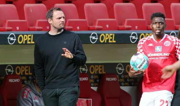„Mach langsam, Danny, wir spielen nicht“: Bo Svensson, Danny da Costa und ihre Kollegen müssen noch etwas länger auf Hertha BSC warten.