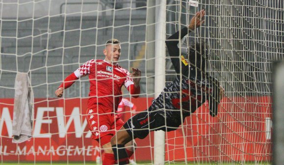Lucas Hermes rettete der U23 des FSV Mainz 05 in der Nachspielzeit des Heimspiels gegen RW Koblenz nach langer Drangphase mit seinem Tor zum 1:1 einen Punkt.