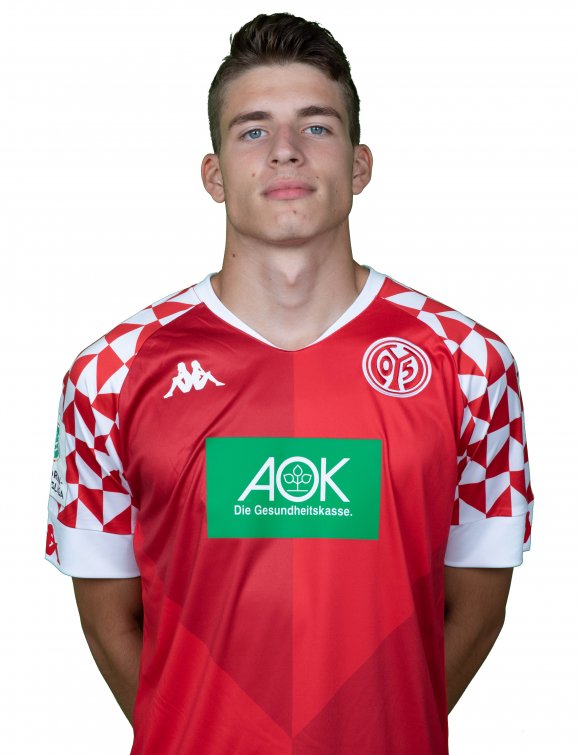 Innenverteidiger Juraj Hartmann ist der siebte U-19-Spieler, der künftig für die U23 des FSV Mainz 05 auflaufen darf.