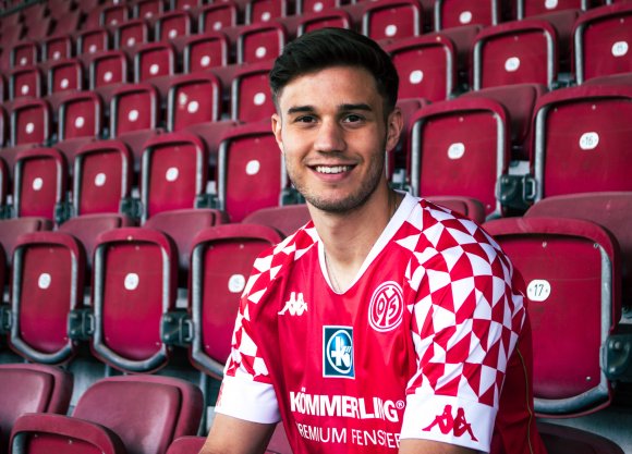 Dominik Crljenec war schon bis einschließlich der U12 einige Jahre für den FSV Mainz 05 am Ball, nun kehrt der inzwischen 21-Jährige Defensivspieler an den Bruchweg zurück