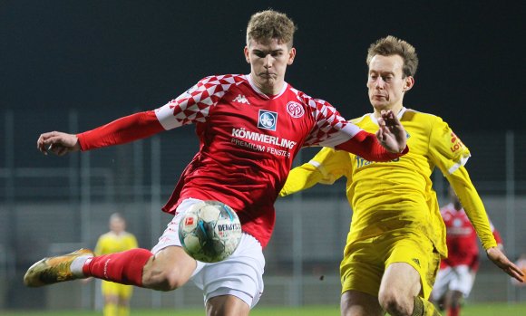 Am Bruchweg unterlag Florian Bohnert mit der U23 seinem Ex-Verein mit 1:2. Am Samstag wollen die Mainzer die Verhältnisse umkehren.