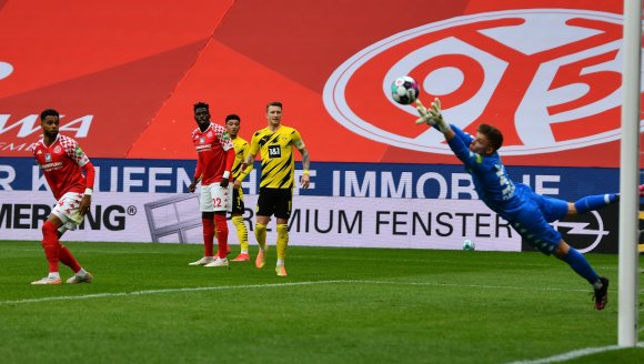 Nach den Spielen in München und gegen Borussia Dortmund wird Finn Dahmen am Samstag zum dritten Mal das Mainzer Tor hüten.