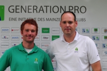 Legen großen Wert darauf, junge Spieler für den Golfsport zu begeistern: Damen-Trainer Nicolas Zimmermann (l.) und Thomas Binger, der Sportliche Leiter des Mainzer Golf-Clubs.
