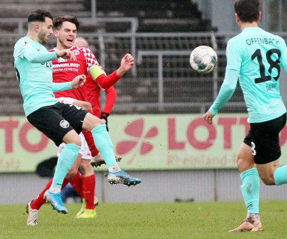 Ein früher Treffer von Kapitän Jonas Fedl brachte der Mainzer U23 im Heimspiel gegen Kickers Offenbach einen Punktgewinn ein.. 