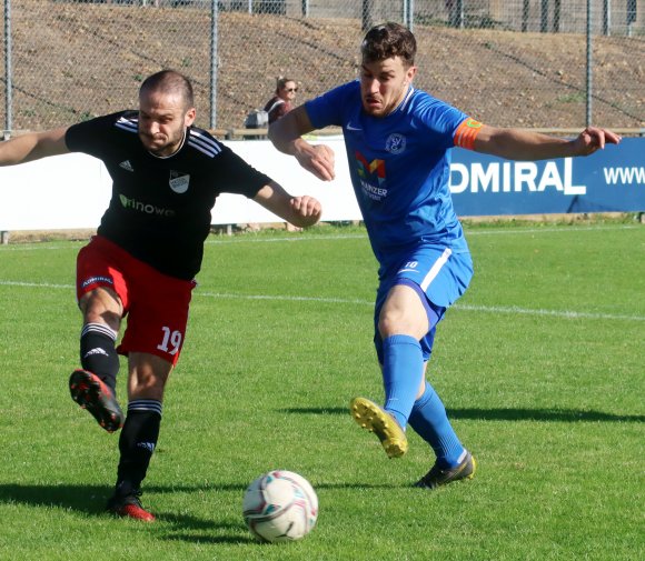Damir Bektasevic (r.) erzielte das einzige Tor des SV Gonsenheim im Testspiel gegen den FC Basara. Am Wochenende steigt der Oberligist in das Rhein-Nahe-Ligaturnier ein.