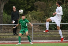 Zum Abschluss der Vorstellung der heimischen Bezirksligisten wirft SPORTAUSMAINZ.de-Reporter Gert Adolphi einen Blick auf die TSG Hechtsheim, bei der Ayoub Hartit (grünes Trikot) zu den jenen Stammkräften gehört, die aus der vorigen Saison geblieben sind.