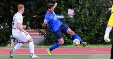 Janek Ripplinger (r., gegen Laurin Curda) tat sich gegen die TSG Balingen unter anderem als Torchancenvorbereiter hervor.