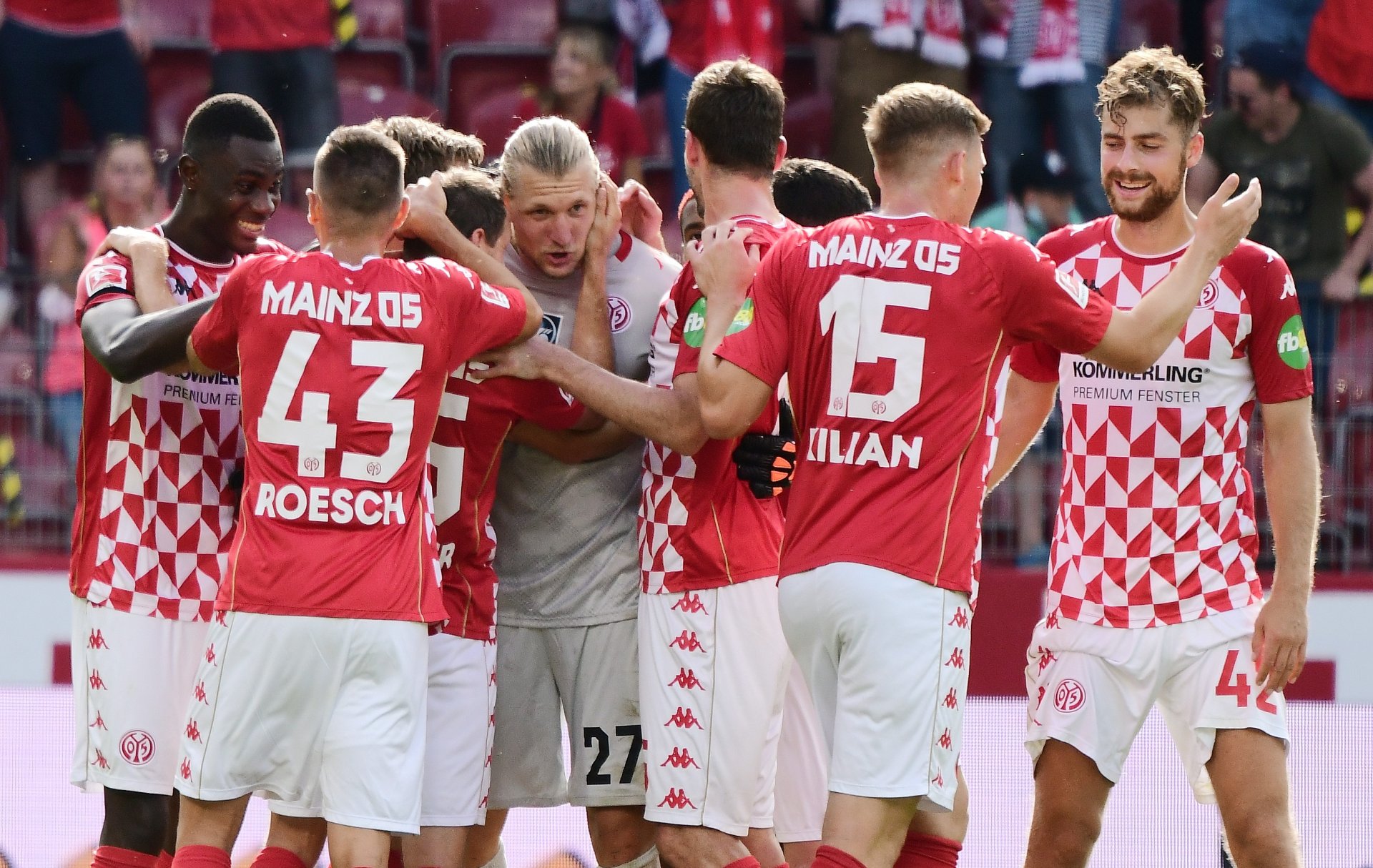 Nach sechsminütiger Nachspielzeit war's vollbracht: Der FSV Mainz 05 stieg am Sonntag trotz zwölf fehlender Akteure mit einem 1:0-Sieg gegen RB Leipzig in die Saison ein...