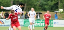 Ferhat Gündüz gewinnt dieses Kopfballduell gegen Jonah Arnolds, unterm Strich aber leisteten sich die Gonsenheimer zu viele Fehler.