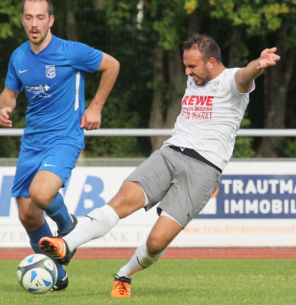 Felix Frantzmann ist in der Landesliga der erste Torschütze gegen den Dominator Wormatia Worms II. Die klare Niederlage seiner SpVgg Ingelheim beim Tabellenführer verhinderte sein Treffer allerdings nicht.
