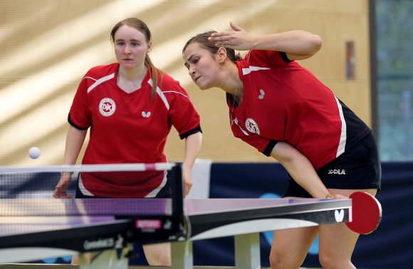 Daniela Fetzer (l.) und Alisa Podporin gewannen ihr Doppel.