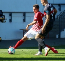 Einen schweren Stand hatte Romario Rösch in der Rolle als Brandstetter-Ersatz gegen den VfB Stuttgart II. Vermutlich muss er beim FSV Frankfurt erneut auf der zentralen Position arbeiten. 