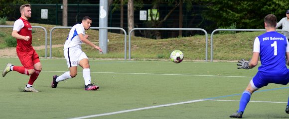 Karim Zeghli besaß nach einer halben Stunde die größte Gonsenheimer Torchance vor der Pause, scheiterte aber an Tim Kieren.