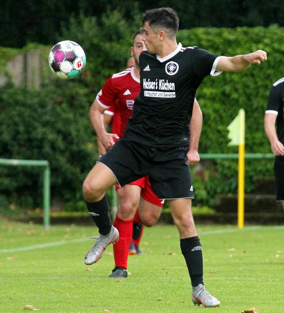 Pablo Kranz Saboya und die SVW Mainz hatten im Hinrundenspiel gegen den FSV Nieder-Olm das Nachsehen.