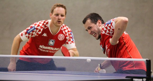 ...Marian Schug (l.) und Kevin Eckmann verloren nach einer Aufholjagd 2:3. Es blieb aber die einzige Mainzer Niederlage gegen den TTV Ettlingen.