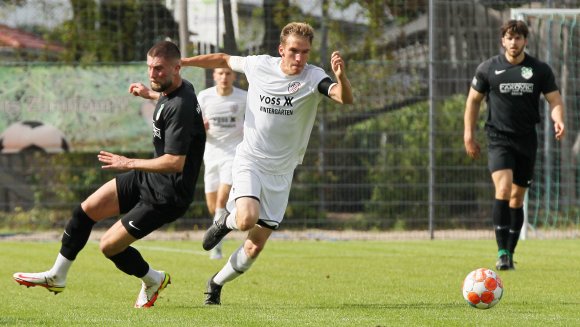 Nils Horn (M.) sieht seinen TSV Zornheim in der Lage, bei Tabellenführer SVW Mainz mitzuhalten.