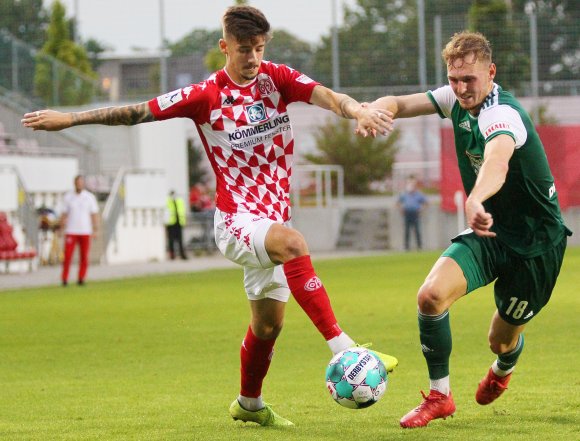 Lukas Quirin (l.) nd seine Nebenleute hatten die Hoffenheimer Offensive im Griff.