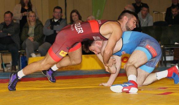 Viktor Lyzens (l.) Kampf gegen Khamzat Banukaev wäre wegen Übergewichts des Merkeners in jedem Fall 4:0 gewertet worden...