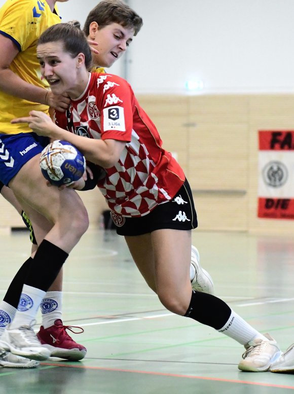 In der Schlussphase übernahm Gina-Sophie Dörr in Leverkusen die Verantwortung von der Siebenmeterlinie und hielt ihr Team so in Reichweite eines Punktgewinns. 