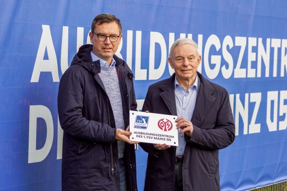 Kooperieren ab sofort im Nachwuchs: 05-Vorsizender Stefan Hofmann (l.) und sein Schott-Kollege Helmut Olyschläger.