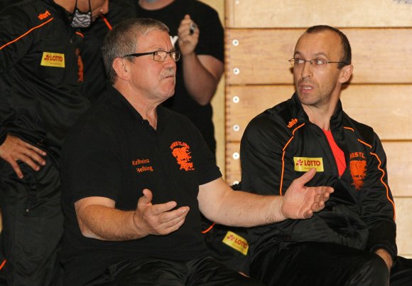 Karl-Heinz Helbing stand einst mit Cengiz Cakicis Vater in einer Mannschaft und hatte den Sohn als Trainer unter seinen Fittichen.