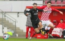 Lucas Laux (r.) war beim ersten Eckball nach der Pause da und köpfte die Führung für die U23 des FSV Mainz 05
