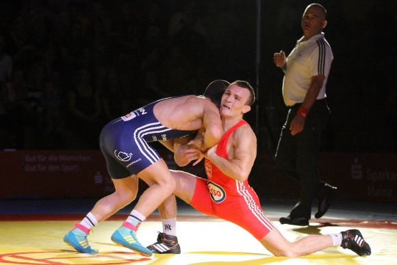 Wladimir Berenhardt (r.) gelang in seinem zweiten Kampf nach der Rückkehr zu den 88ern der erstte Sieg.