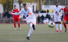 Damir Bektasevic verwandelte in der 80. Minute diesen Handelfmeter zum 1:0...