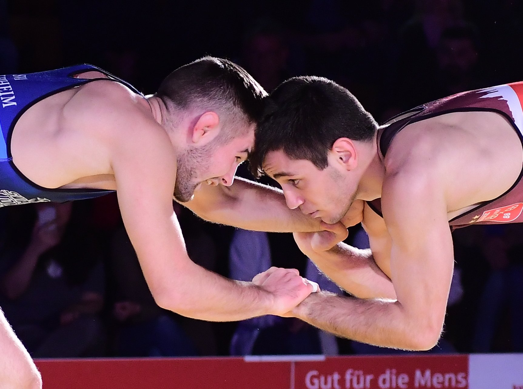 Ashot Shahbazyan (r.) führte gegen Viktor Lyzen mit 2:0...