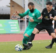 Für Kotrainer Engin Karadeniz war die Partie gegen RWO Alzey nach nicht einmal 20 Minuten wegen einer Verletzung beendet. Vorteil: Mit der weiteren Entwicklung der Begegnung hat er am wenigsten zu tun.