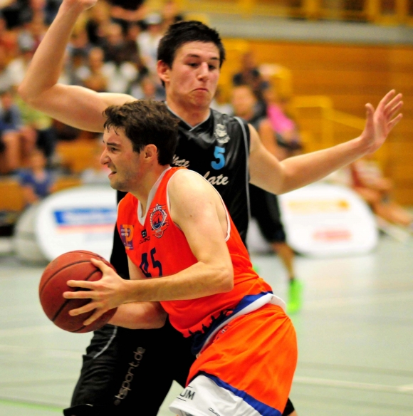 Unschöner Ausflug in die Pfalz: Philipp Schön verlor mit dem ASC Mainz beim FCK auch das zweite Saisonspiel.