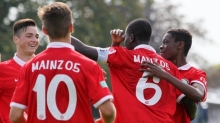 Sie hatten gut jubeln: Die B-Junioren des FSV Mainz 05 haben sich in der Bundesliga-Spitzengruppe festgesetzt.