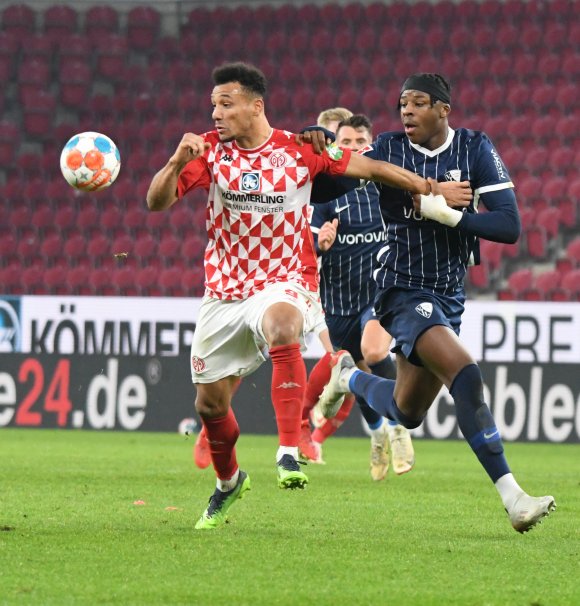 Wie intensiv das Spiel gegen den VfL Bochum war, bekam nicht zuletzt Karim Onisiwo zu spüren...