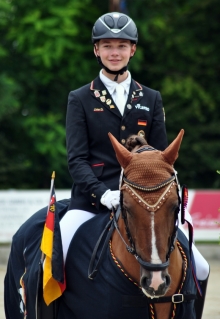 Kann zufrieden sein mit seiner Turniersaison 2014: Der 15-jährige Dressurreiter Raphael Netz (RFV Mainz-Gonsenheim).