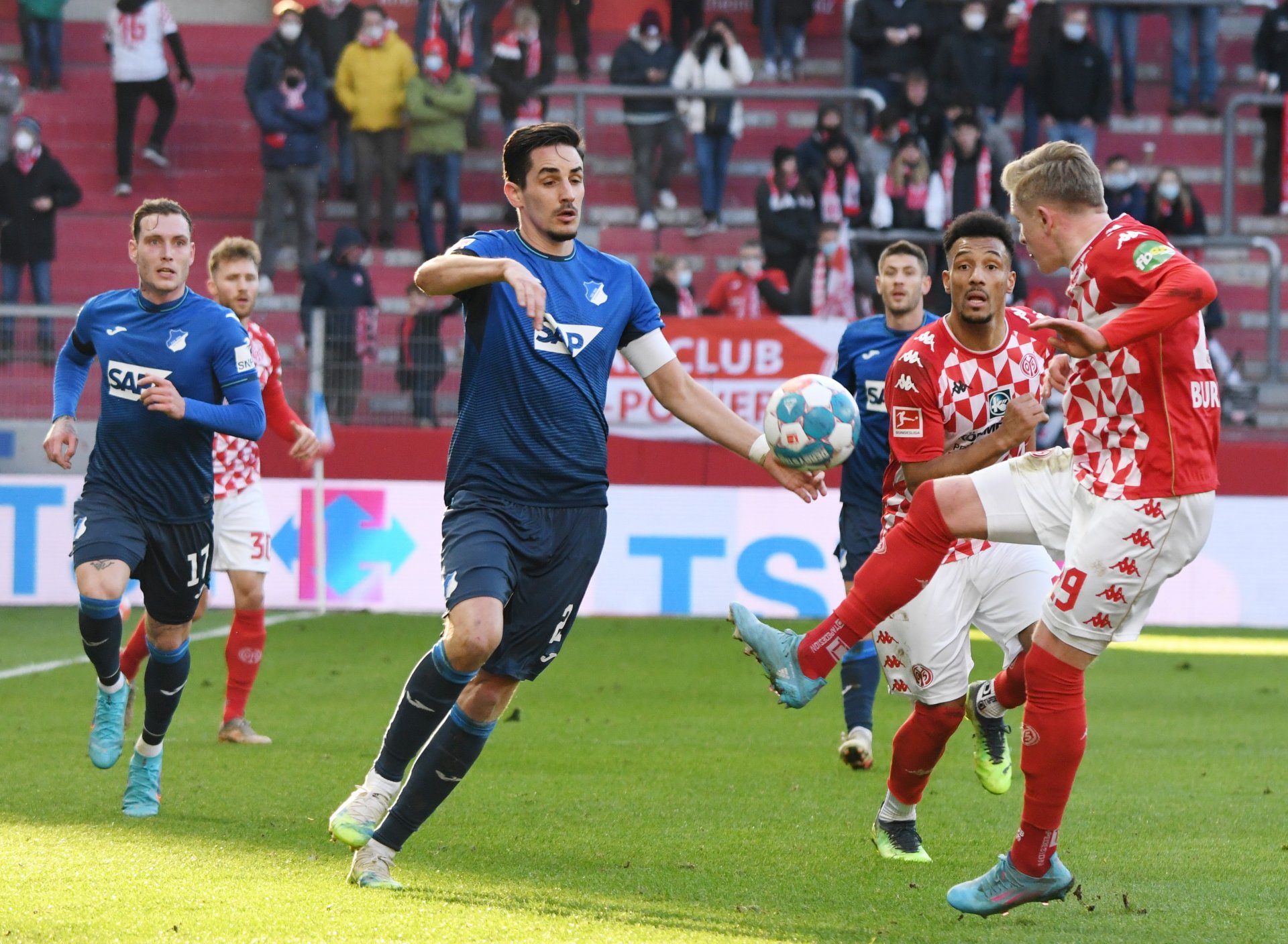 ...an der Hoffenheimer Hintermannschaft um Kapitän Benjamin Hübner führte der Weg nur selten vorbei. Allerdings stand er nur bis zur 62. Minute auf dem Platz.