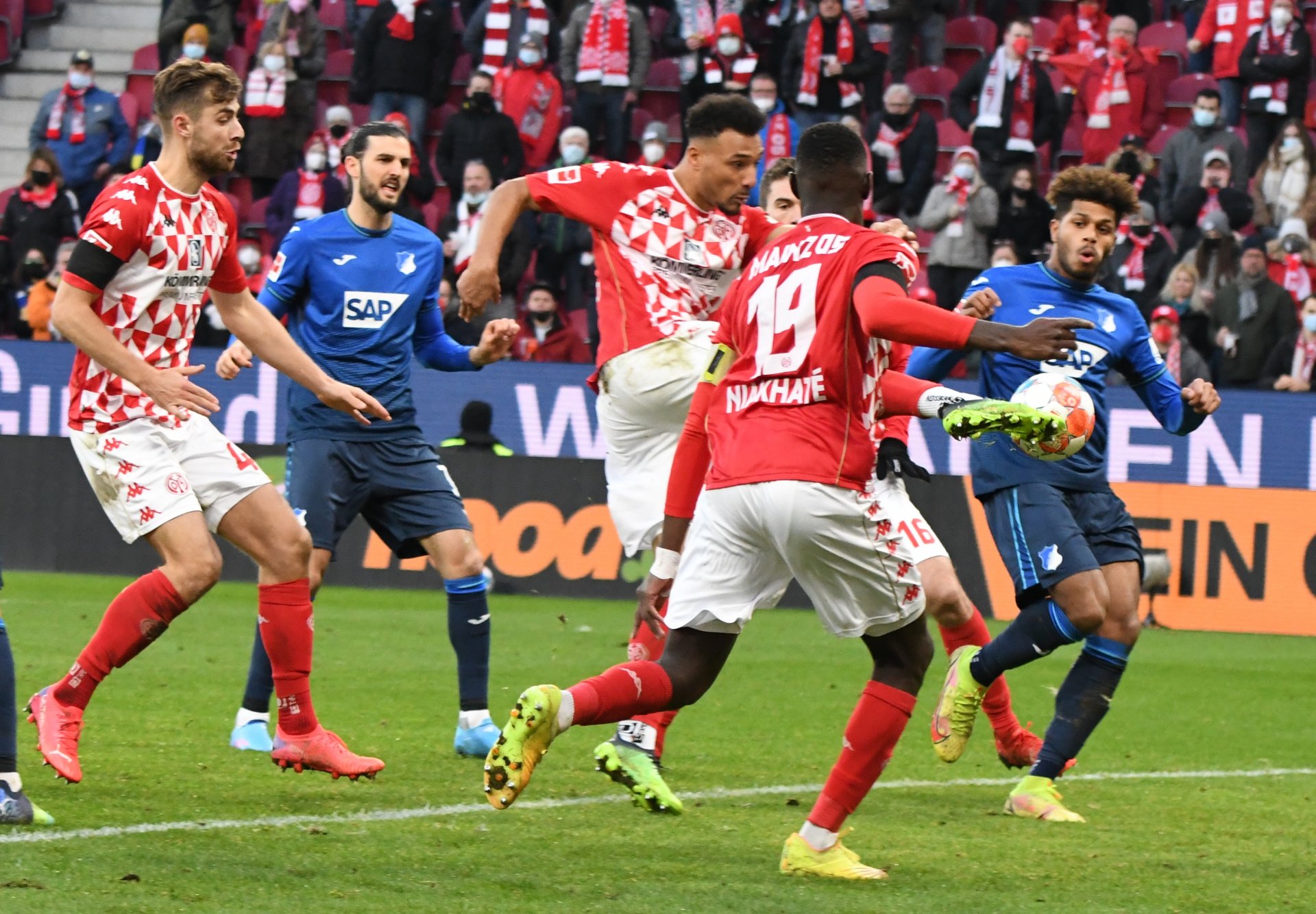 Karim Onisiwo hatte eine der wenigen Mainzer Chancen vor dem 1:0 auf dem Fuß... 