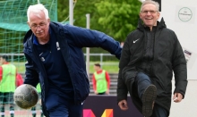 Klaus Bauer will mit dem TSV Schott die TuS Marienborn aus dem Pokal kegeln. Deren Vorsitzender Dietmar Hofmann ist abwehrbereit.
