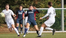 Gute Erinnerungen hat vor allem Joscha Marzi (Mitte) an das jüngste Gastspiel des TB Jahn Zeiskam in Bretzenheim. Er erzielte beim 4.0-Sieg seinen ersten Punktspieltreffer für den FC Basara.