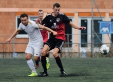 Felix Becker (r.) und die TSVgg Stadecken-Elsheim müssen die Saison in der Abstiegsrunde fortsetzen.