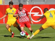 Leon Petö entschied das Heimspiel gegen Kickers Offenbach zu Beginn der Schlussphase nach diesem Antritt und einem Abschluss zum 2:0-Endstand.