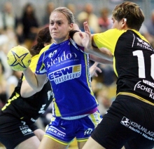 Die Lücken finden und durchstoßen, das war lange Zeit das Erfolgsrezept für Julia Veeck und die SG Bretzenheim gegen die offensiv interpretierte 6-0-Deckung der Gäste.