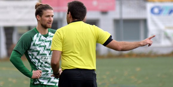 Noch zwei Spiele, dann verabschiedet sich Nils Letz bis Saisonende. Dafür bedarf es keines Schiedsrichters, der ihn vom Platz stellen will.