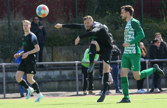 Erster Angriff, erster Treffer: Tobias Kerz erzielte das sehenswerte 1:0 und holte nach der Pause den Elfmeter zum 2:0 heraus.