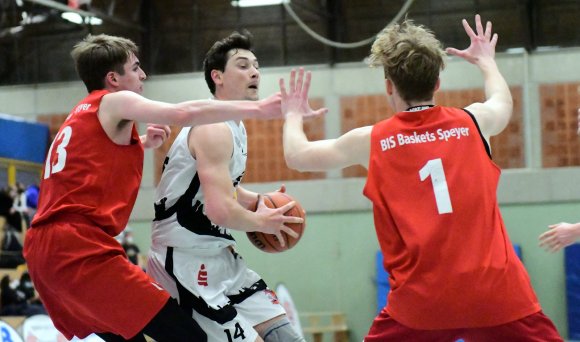 Nach dem letzten Heimspiel gegen die SG Dürkheim/Speyer verloren Johann Fritzen und der ASC in Weiterstadt auch das letzte Auswärtsspiel der Saison.