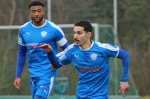 Pedro Teixeira Agrela (r.) stoppte einen Konterversuch des FSV Offenbach und erzielte im nächsten Augenblick den Siegtreffer gegen die Pfälzer. Sein Kapitän Joseph Meier (l.) hatte wenige Minuten zuvor einen Strafstoß an die Latte gesetzt.