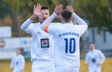 Siebenmal abklatschen nach einem Treffer gegen den FV Diefflen, keinmal gegen den FV Dudenhofen - in welche Richtung es für den SV Gonsenheim (v.l. André Röll und Damir Bektasevic) möglichst am Samstag gegen Hertha Wiesbach gehen soll, liegt nahe.