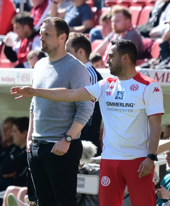 Bo Svensson mit seinem wenig fröhlichen Wettkampfgesicht und Kotrainer Babak Keyhanfar.