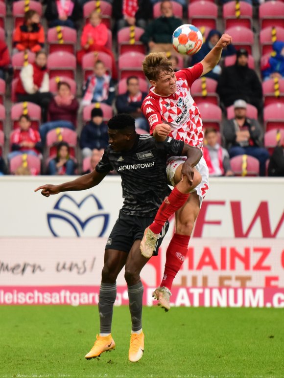 Gegen Union Berlin gab David Nemeth am siebten Spieltag sein Bundesligadebüt.